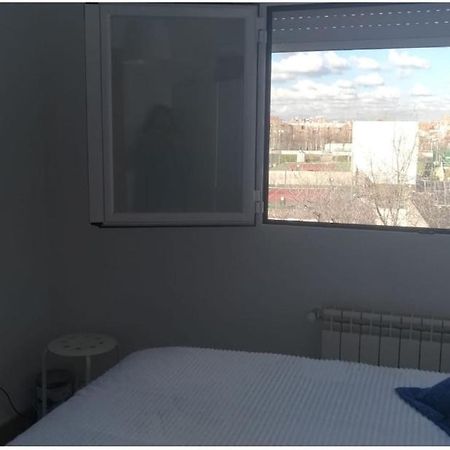 Amplia Habitacion En Vivienda Duplex Madrid Extérieur photo